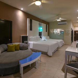 Oceanfront Pool Swim Up Suites